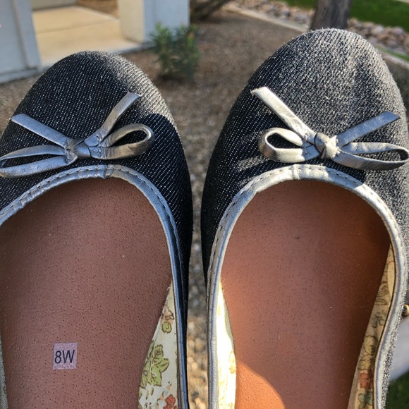 Avenue ballet Flats!! Charcoal Denim color and fabric. Size 8W. - Picture 5 of 10